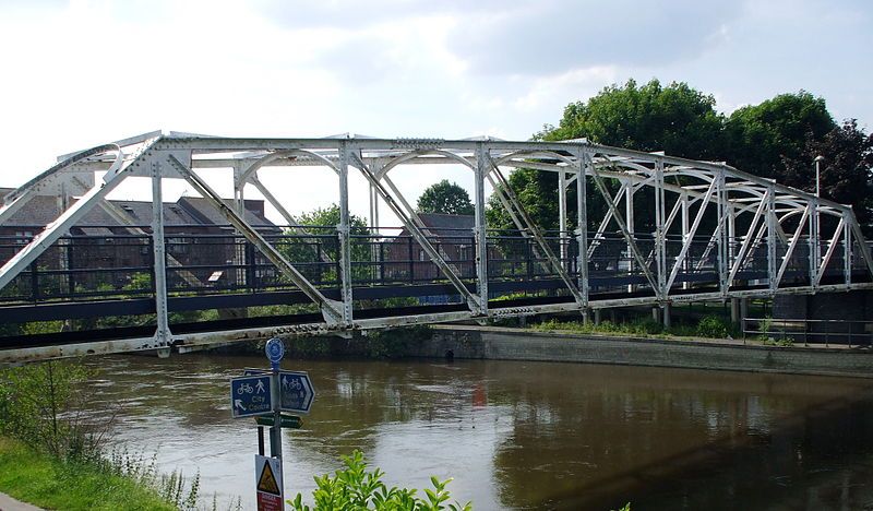 File:FriarsWharfFootbridge.jpg