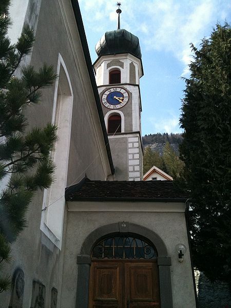 File:Kirche Haldenstein 10.jpg