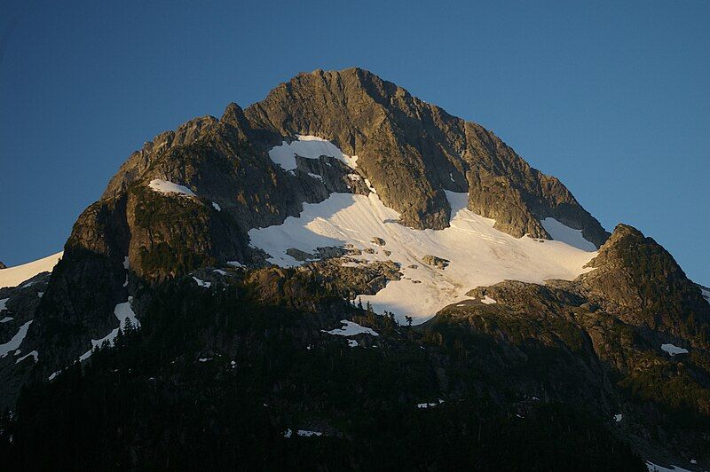 File:Mount Niobe.jpg