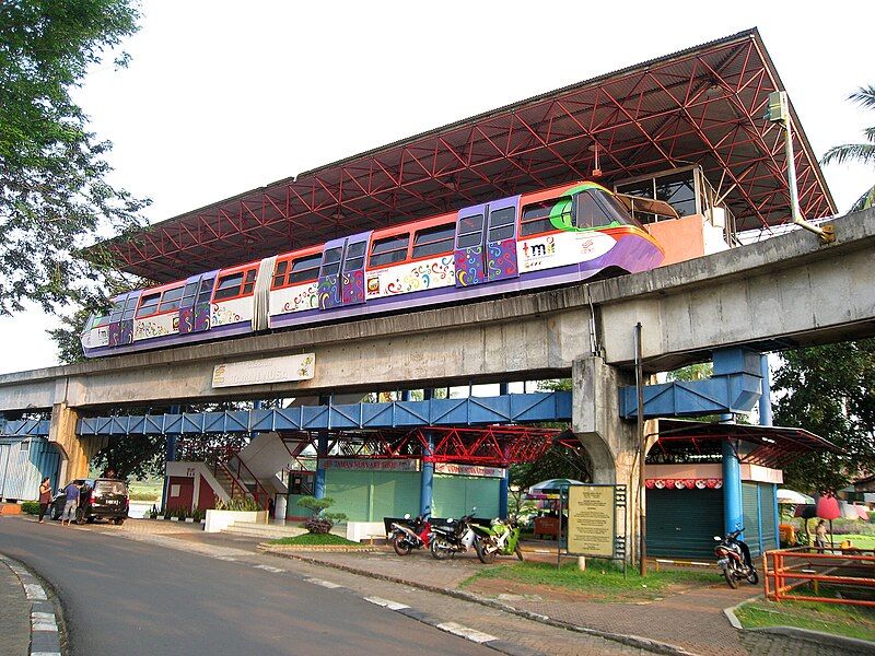 File:TMII Aeromovel train.JPG