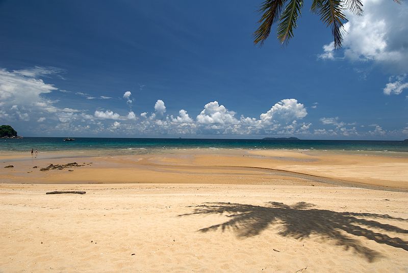 File:Tioman island (3679435126).jpg