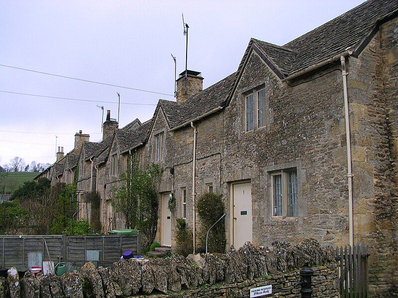 File:Upper Slaughter (3).JPG