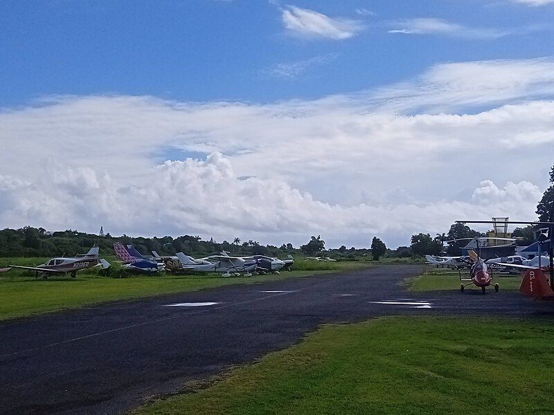 File:Aérodrome de Saint-François.jpg