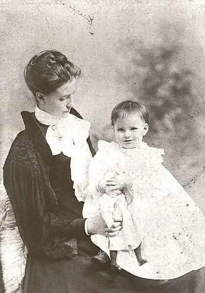 File:A.L.Willet WithDaughter 2.jpg