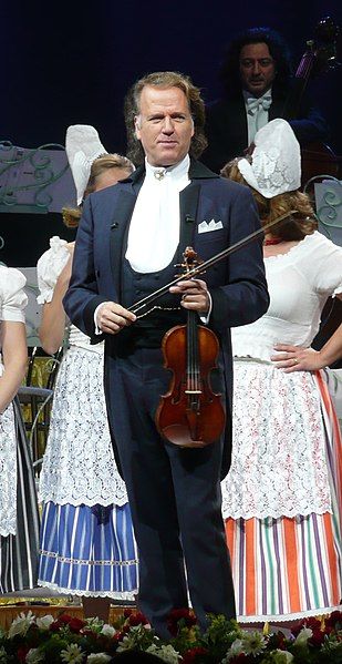 File:Andre Rieu 2009.jpg