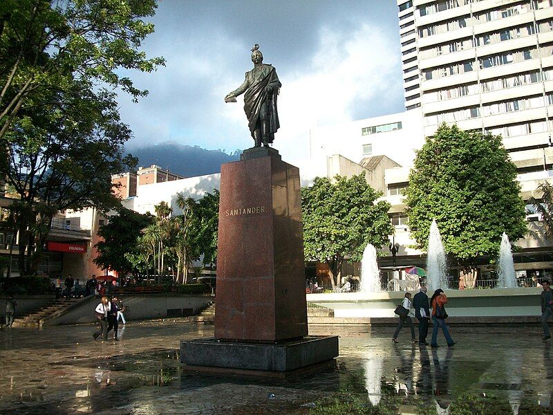 File:BOG PArque Santander.JPG