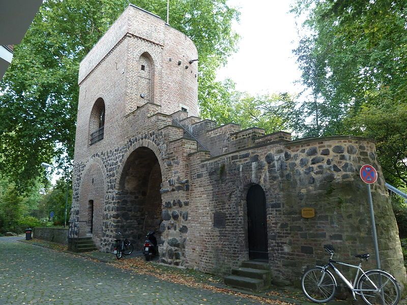 File:Blutturm 2 Neuss.jpg