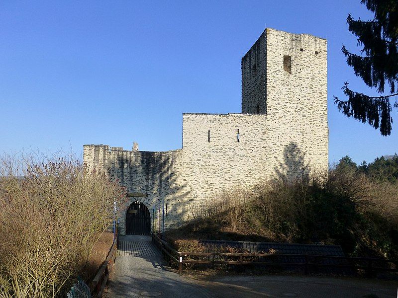 File:Burg Freienfels-01.jpg