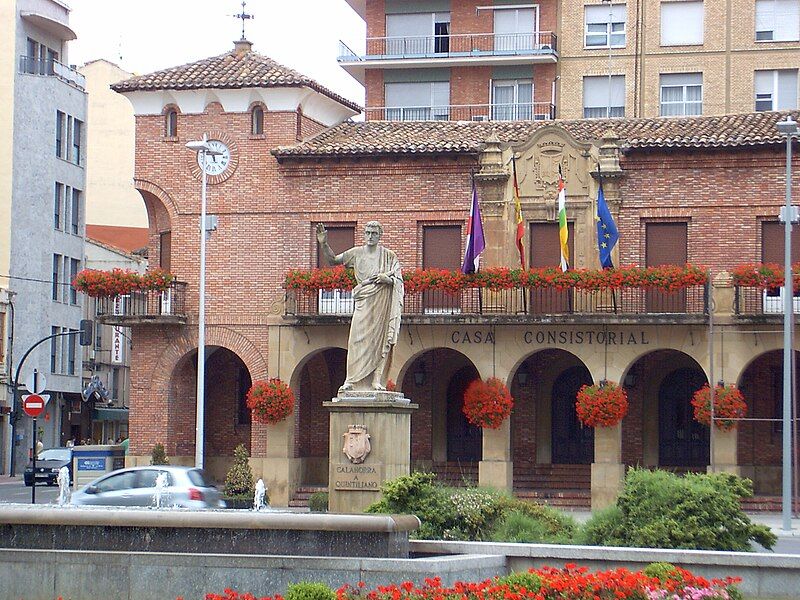 File:Calahorra udaletxe.jpg