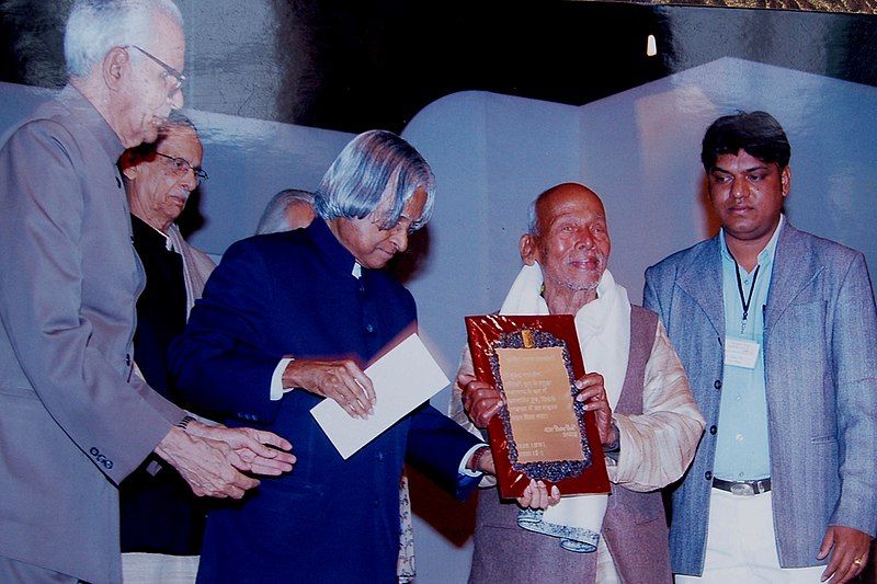 File:Getting award.jpg