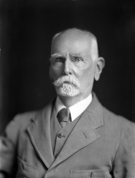 File:Leonard Cockayne, 1928.jpg