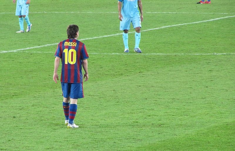 File:Messi vs Atlante.JPG