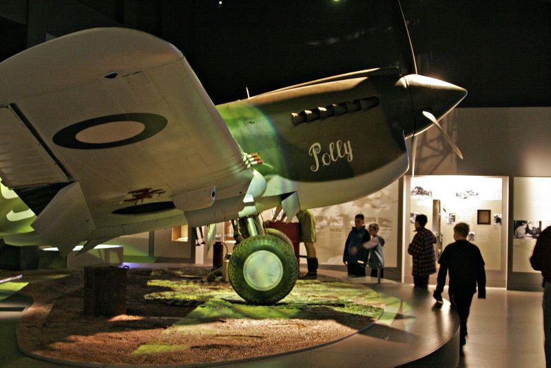 File:P-40 Kittyhawk.jpg