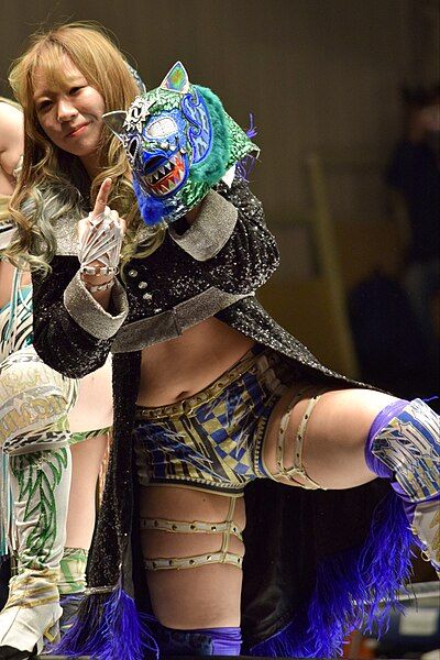 File:STARDOM MOMO WATANABE.jpg