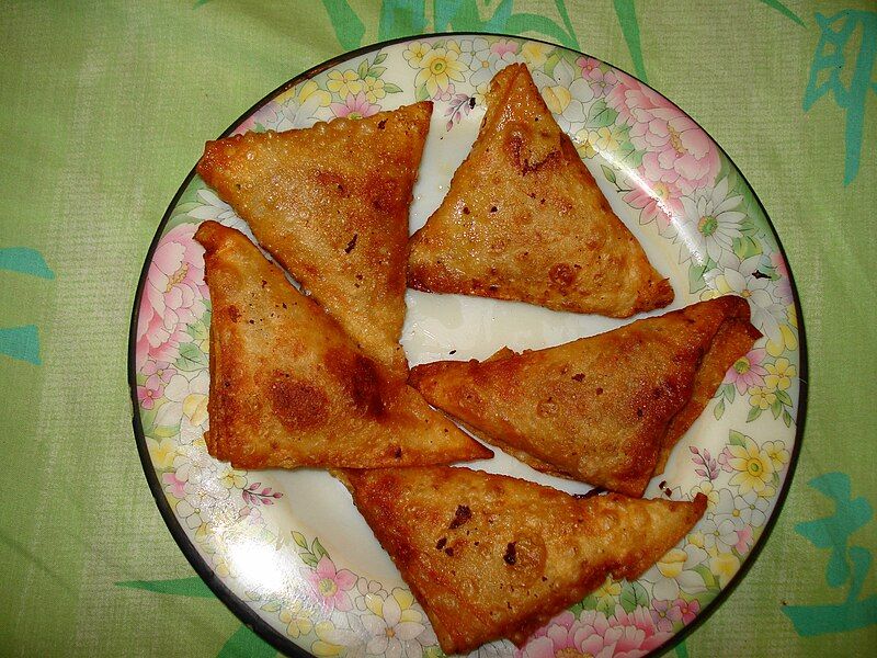 File:Samosa fried.JPG