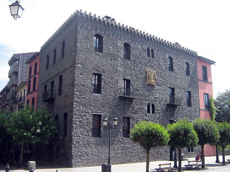 File:Torre Idiaquez.jpg