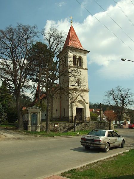 File:Všetaty, kostel.JPG