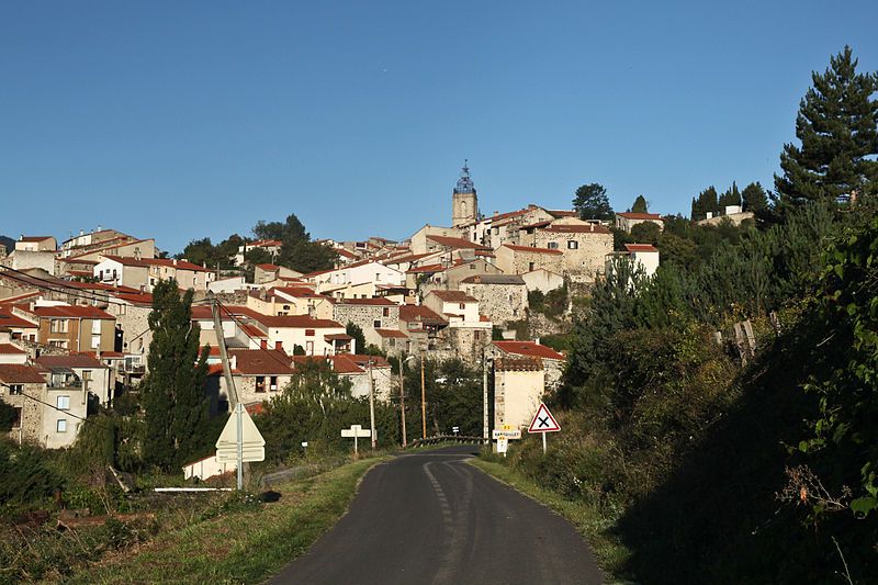 File:Village de Rabouillet.jpg