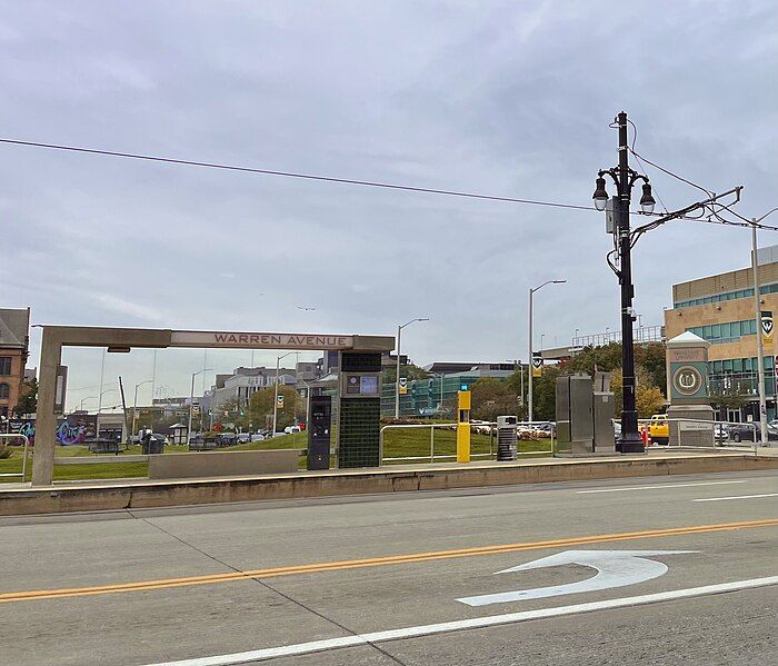 File:Warren Avenue station.jpg