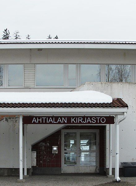 File:Ahtialan kirjasto.jpg