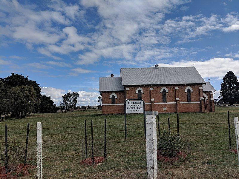 File:Church in Gurrundah.jpg