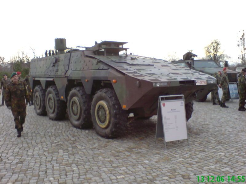 File:GTK Boxer front.JPG