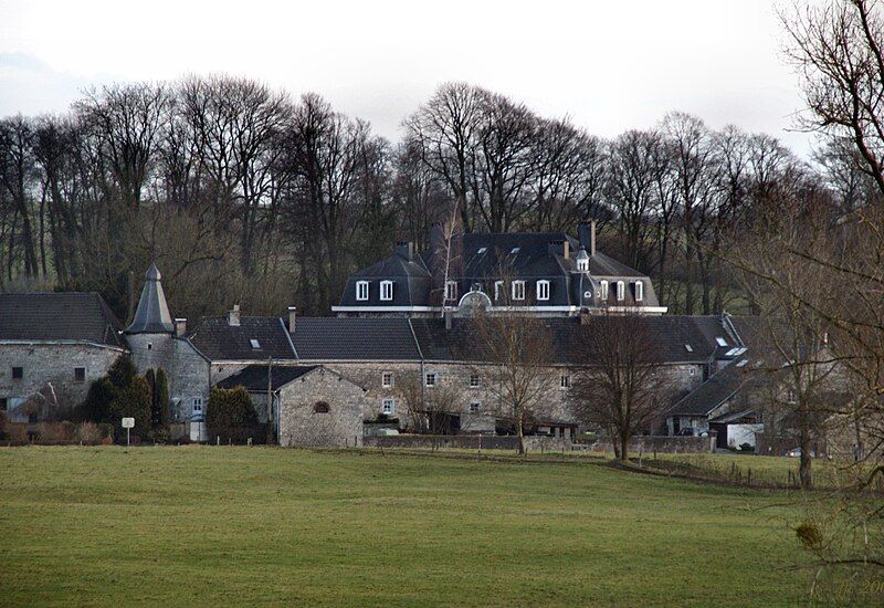 File:Lontzen - Schloss.jpg