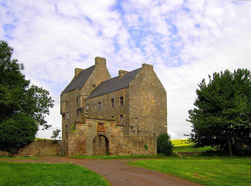 File:Midhope Castle 01.JPG