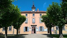 The town hall in Parentignat