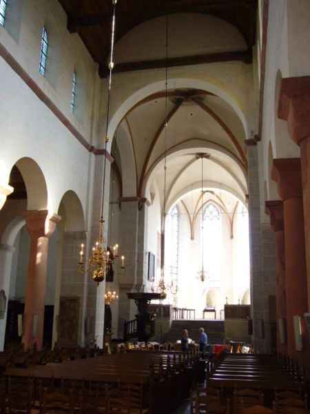 File:Pieterskerk interieur.JPG