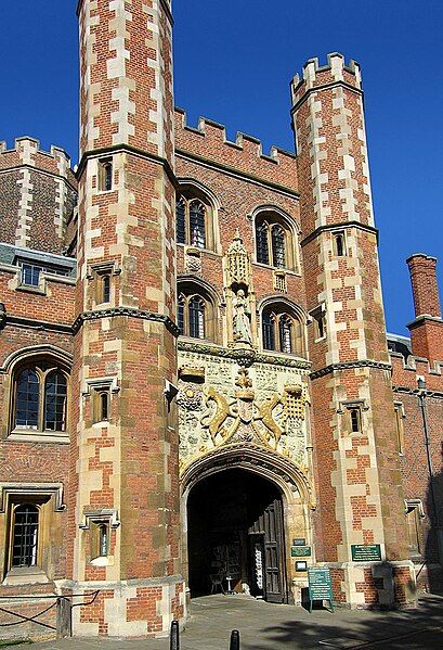 File:StJohnsCambridge Gatehouse02.jpg