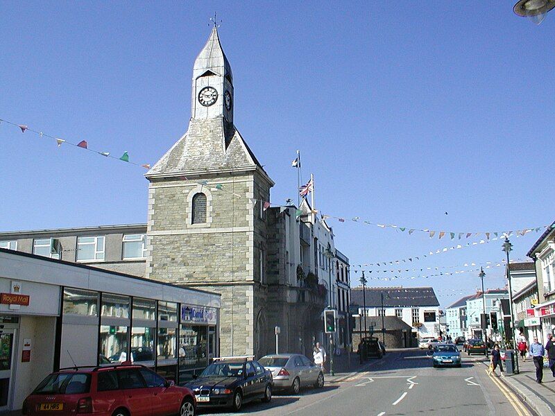 File:Wadebridge Clock tower.jpg