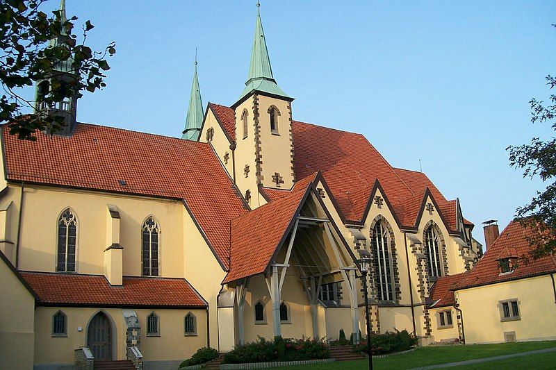 File:WallenhorstRulleKirche.jpg