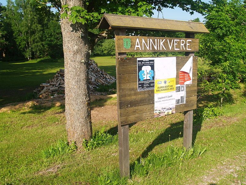 File:Annikvere küla infotahvel.JPG