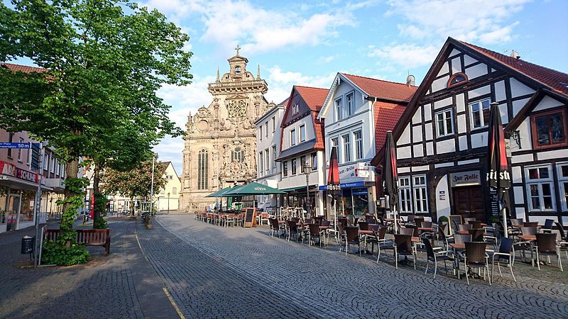 File:Blick zur Stadtkirche.jpg