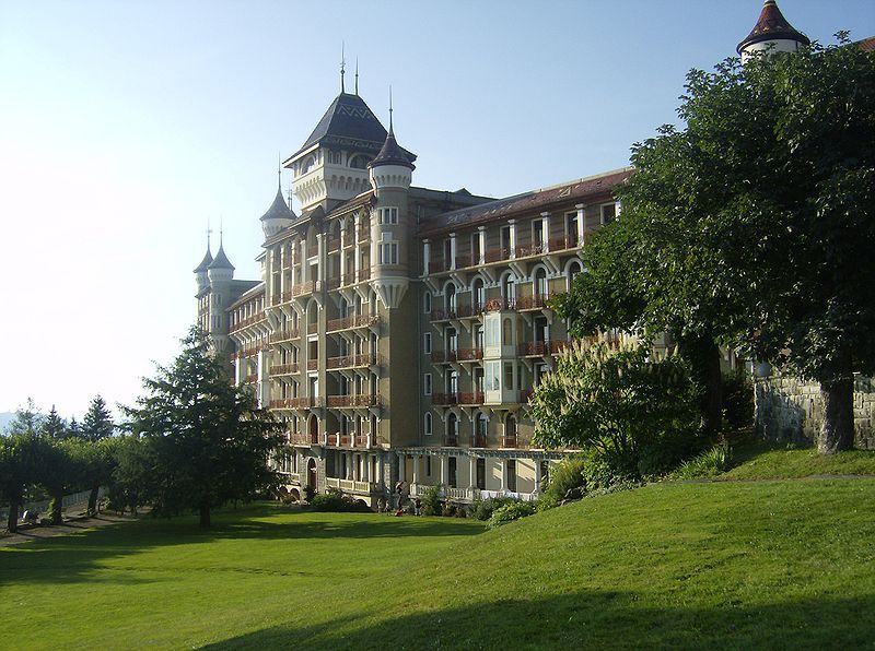 File:Caux from Garden.JPG