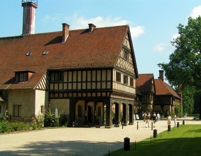 File:Cecilienhof outside.jpg