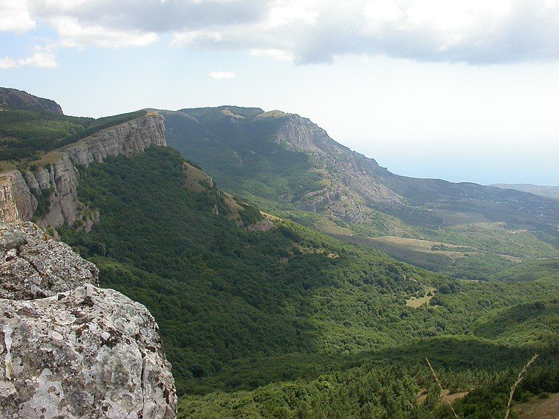 File:Crimea.Yayla.Cliff-2.jpg