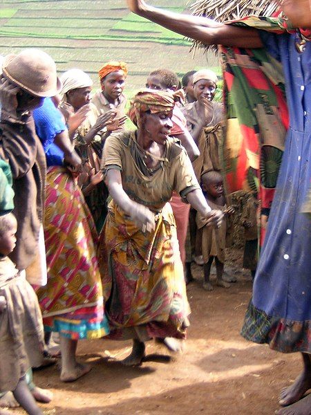 File:Dancing Batwa, Uganda.jpg