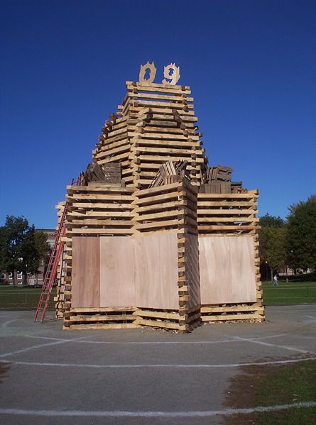 File:Dartmouthbonfire2005.JPG