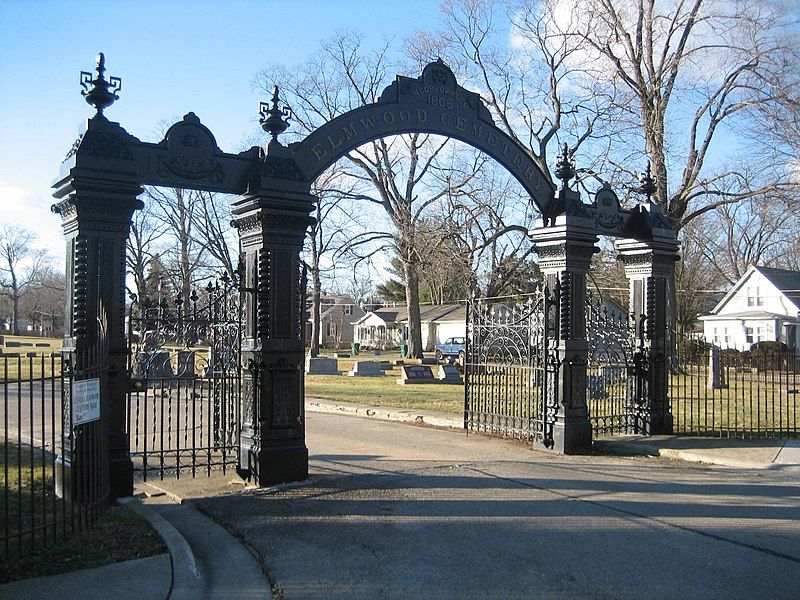 File:ElmwoodCemeteryGates1.jpg