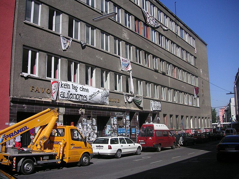 File:Ernst-Kirchweger-Haus, Vienna.jpg