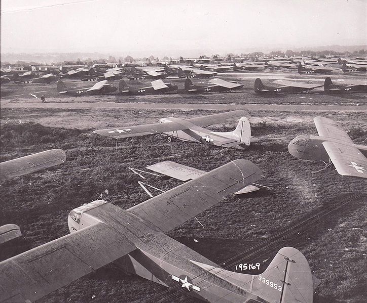 File:Gliders-opn-market garden.jpg