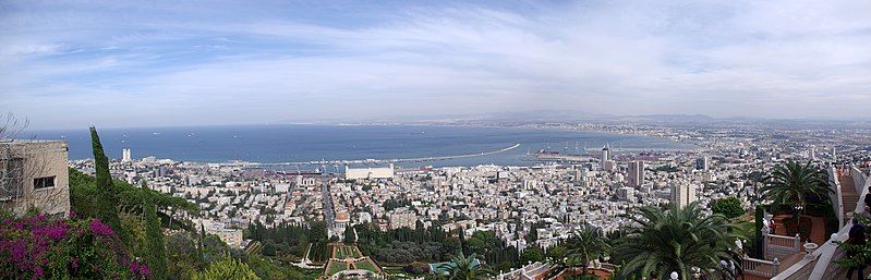 File:Haifa BW 4.JPG