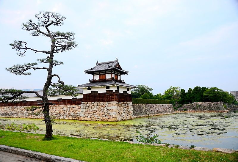 File:Hiroshima castle view.JPG