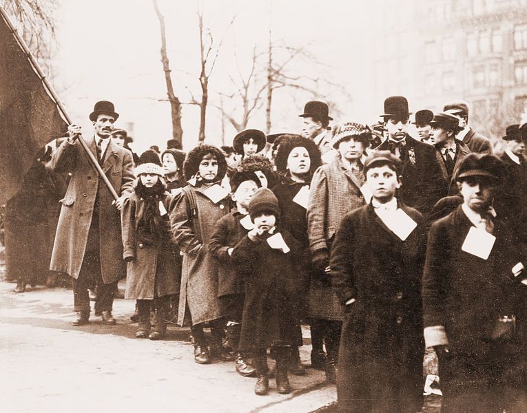 File:Lawrence-kids-1912.jpg