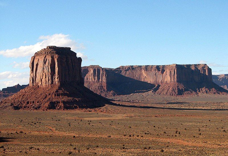 File:Monument Valley 13.jpg