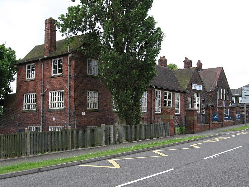 File:Shuttlewood - school.JPG