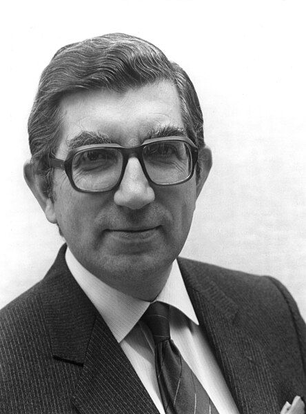 File:Stanley Clinton-Davis (1985).jpg