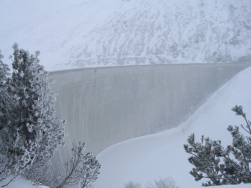 File:Staumauer.jpeg